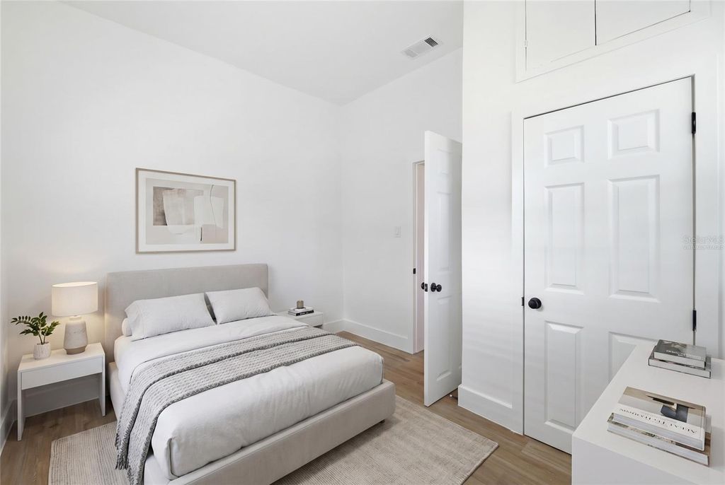Image 16 of property listing at 2120 W NASSAU STREET, Tampa, FL 33607