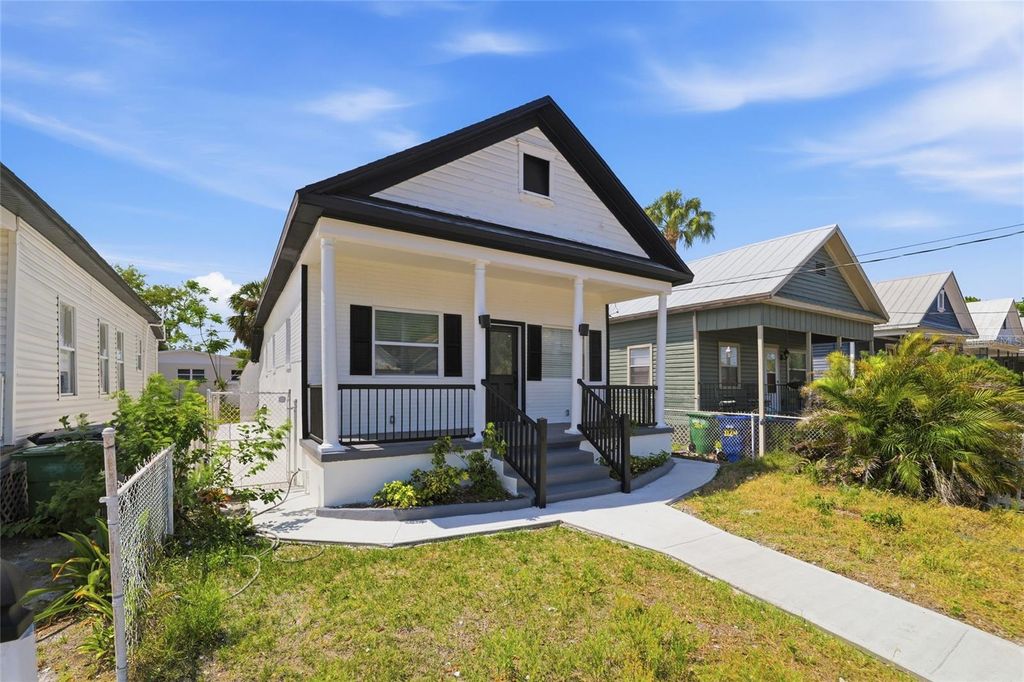 Image 3 of property listing at 2120 W NASSAU STREET, Tampa, FL 33607
