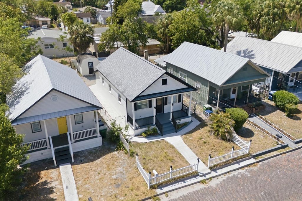 Image 30 of property listing at 2120 W NASSAU STREET, Tampa, FL 33607