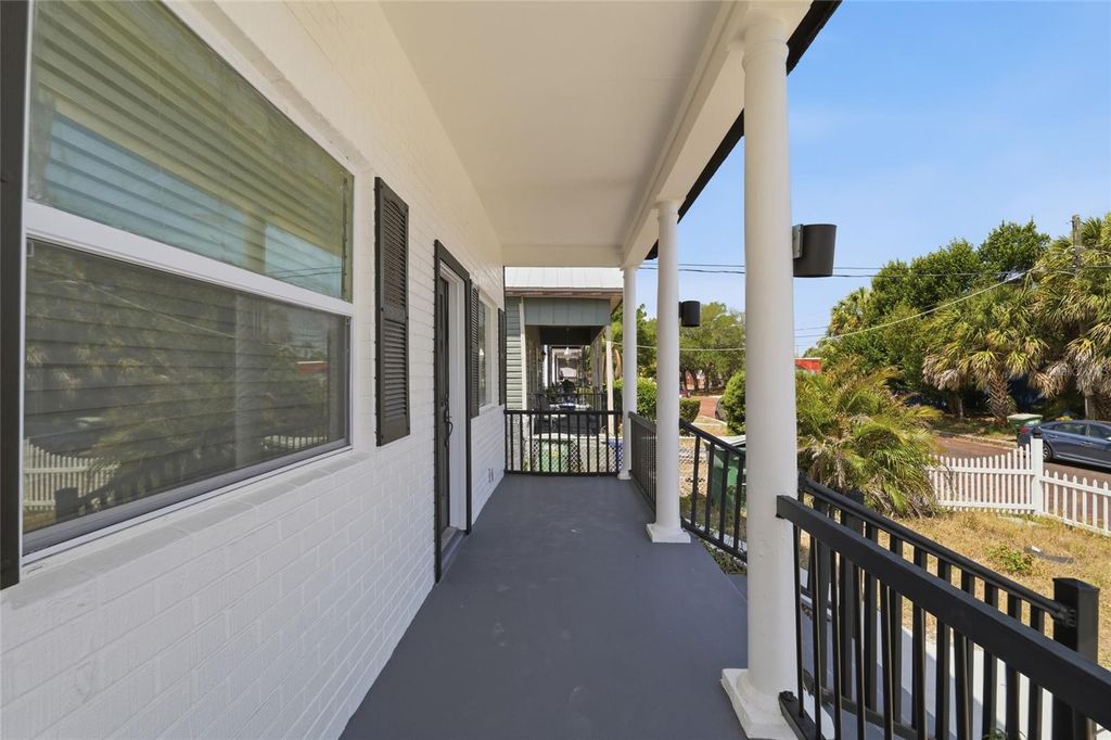 Image 4 of property listing at 2120 W NASSAU STREET, Tampa, FL 33607