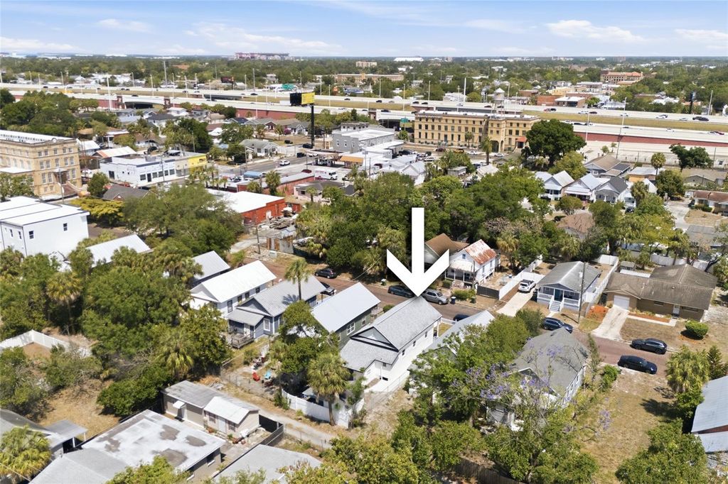Image 33 of property listing at 2120 W NASSAU STREET, Tampa, FL 33607