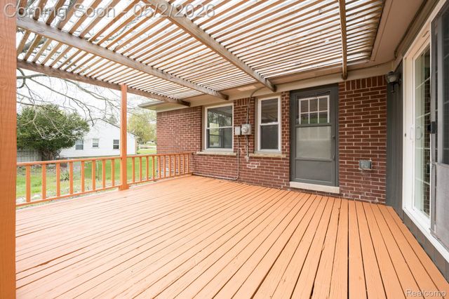 111 Blanche Drive, Troy, MI 48098