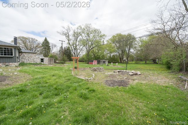 111 Blanche Drive, Troy, MI 48098