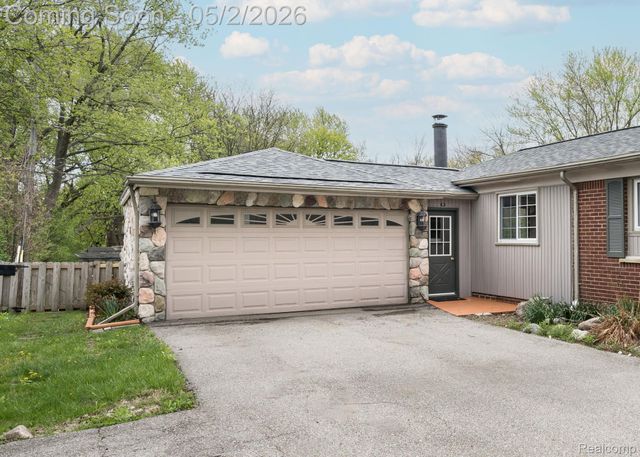 111 Blanche Drive, Troy, MI 48098