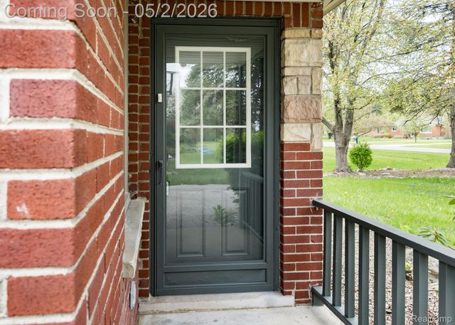 111 Blanche Drive, Troy, MI 48098