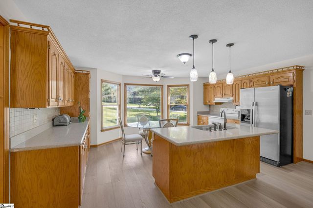 200 Wren Way, Simpsonville, SC 29681