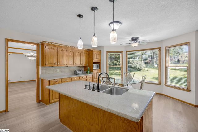 200 Wren Way, Simpsonville, SC 29681