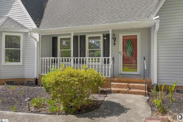 200 Wren Way, Simpsonville, SC 29681