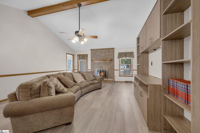200 Wren Way, Simpsonville, SC 29681
