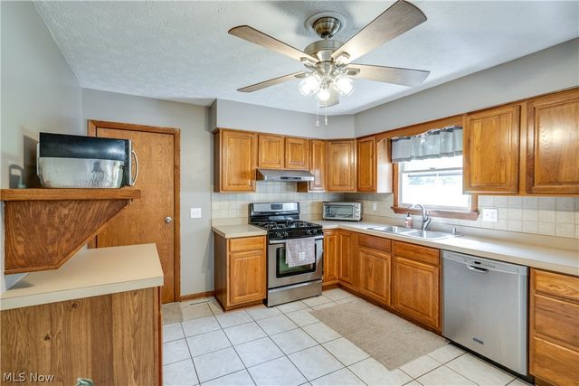 13452 Sunflower Avenue NW, Mogadore, OH 44260