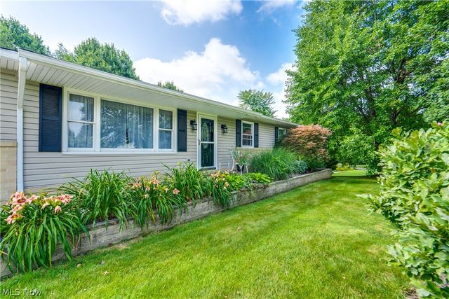 13452 Sunflower Avenue NW, Mogadore, OH 44260