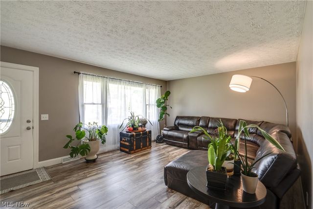 13452 Sunflower Avenue NW, Mogadore, OH 44260