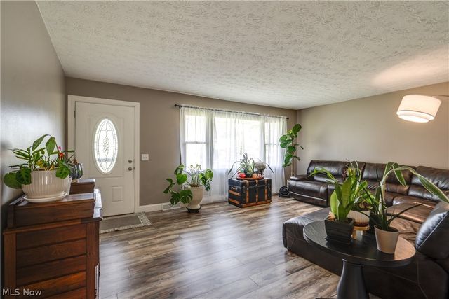 13452 Sunflower Avenue NW, Mogadore, OH 44260