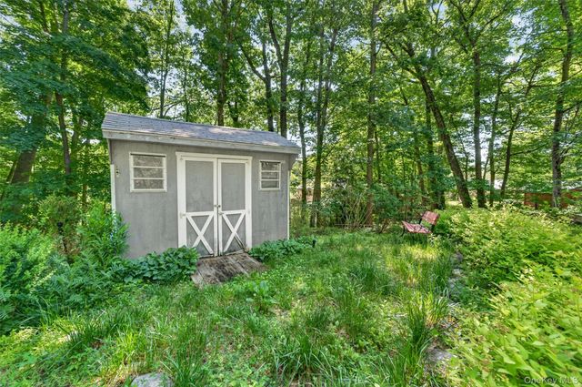 20 Blueberry Hill, Greenwood Lake, NY 10925