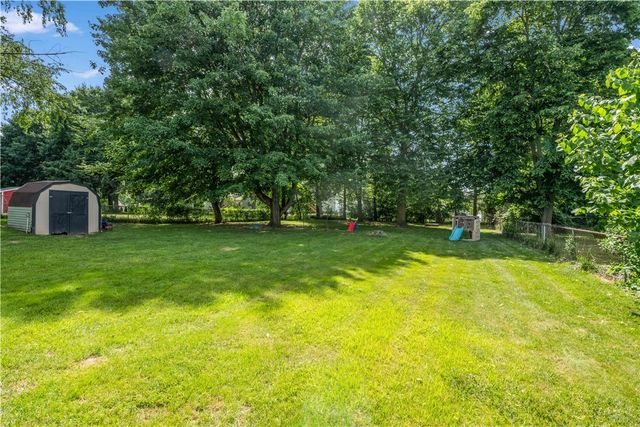27 Reddick Lane, Ogden, NY 14624