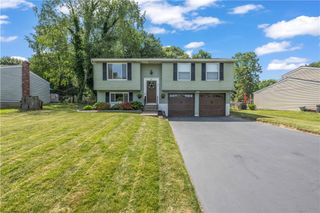 27 Reddick Lane, Ogden, NY 14624