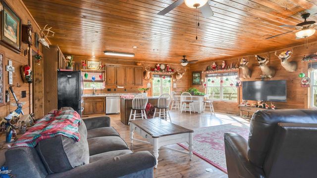 225 Kelso Smithland Rd, Kelso, TN 37348