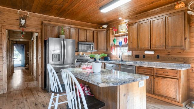 225 Kelso Smithland Rd, Kelso, TN 37348