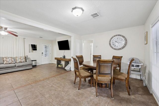 855 Carolina, Bridge City, TX 77611