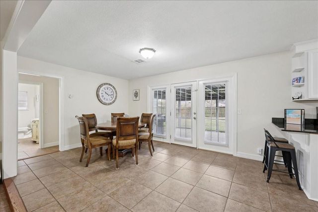 855 Carolina, Bridge City, TX 77611