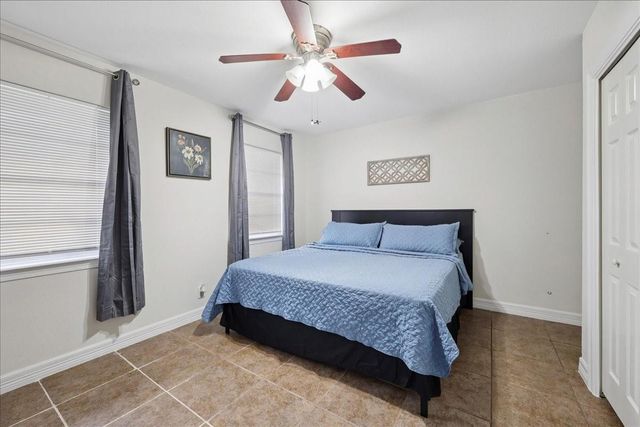 855 Carolina, Bridge City, TX 77611