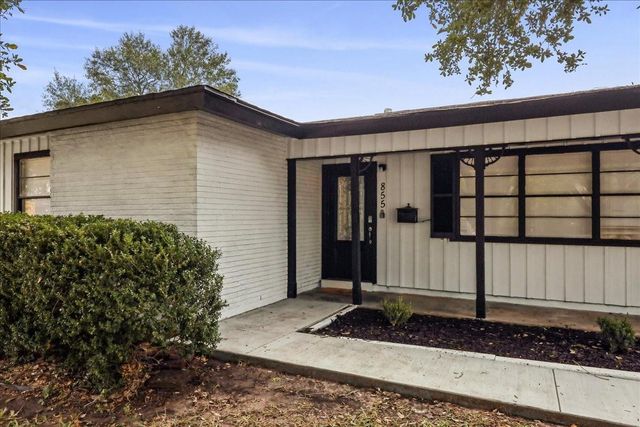 855 Carolina, Bridge City, TX 77611