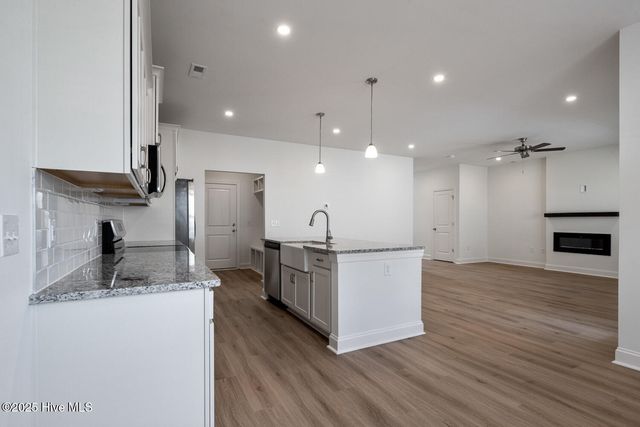 516 Burgundy Drive, Southern Pines, NC 28387