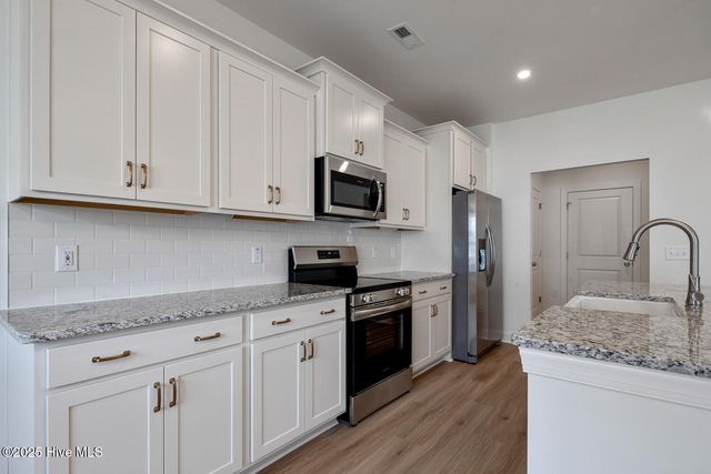 516 Burgundy Drive, Southern Pines, NC 28387