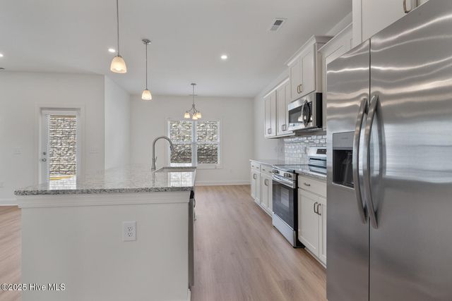 516 Burgundy Drive, Southern Pines, NC 28387