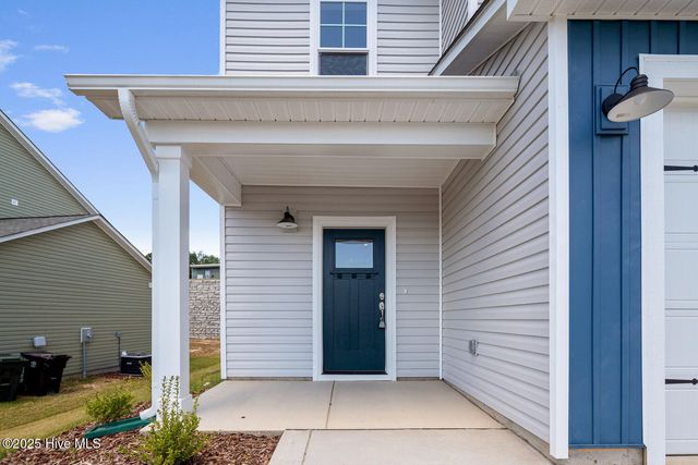 516 Burgundy Drive, Southern Pines, NC 28387