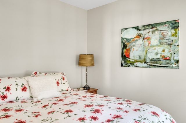 33 Clyde St 1, Somerville, MA 02145