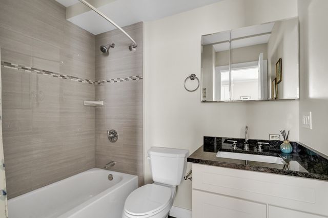 33 Clyde St 1, Somerville, MA 02145