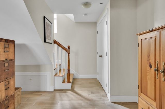 33 Clyde St 1, Somerville, MA 02145