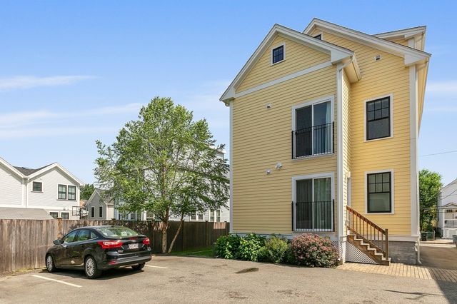 33 Clyde St 1, Somerville, MA 02145