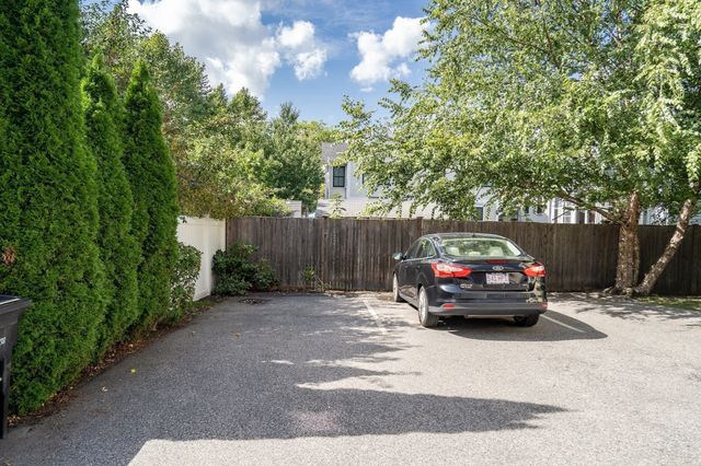 33 Clyde St 1, Somerville, MA 02145