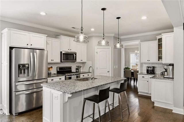 528 Amos Garden Drive, Winston-salem, NC 27104