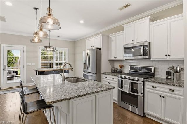 528 Amos Garden Drive, Winston-salem, NC 27104