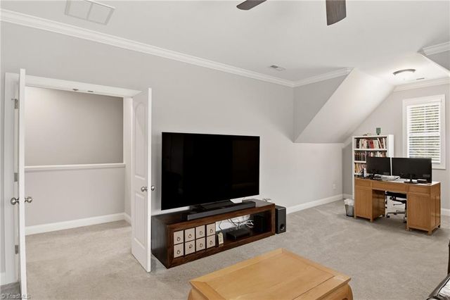 528 Amos Garden Drive, Winston-salem, NC 27104