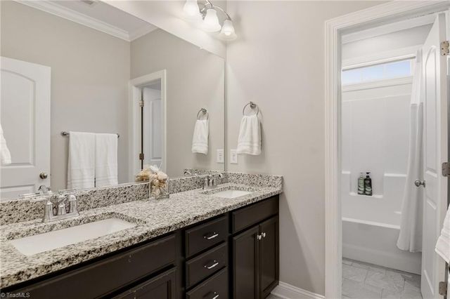528 Amos Garden Drive, Winston-salem, NC 27104
