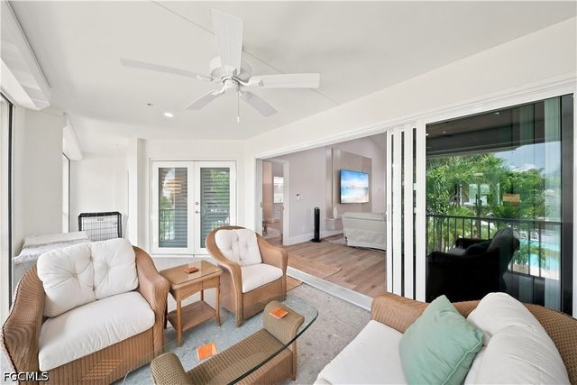 248 4th AVE S D201, Naples, FL 34102
