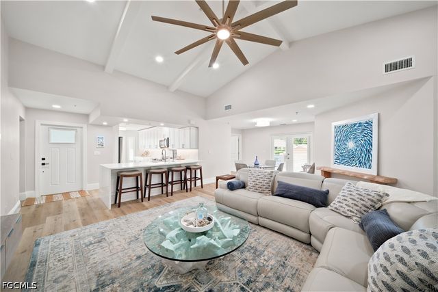 248 4th AVE S D201, Naples, FL 34102
