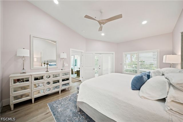 248 4th AVE S D201, Naples, FL 34102