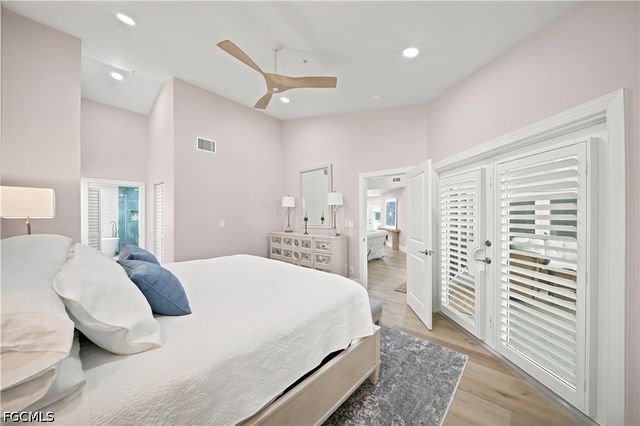 248 4th AVE S D201, Naples, FL 34102