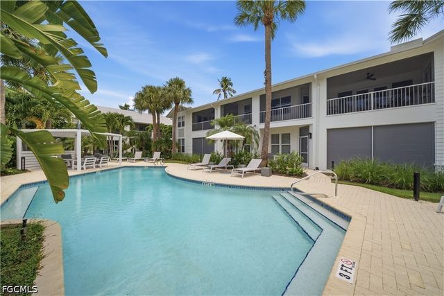 248 4th AVE S D201, Naples, FL 34102