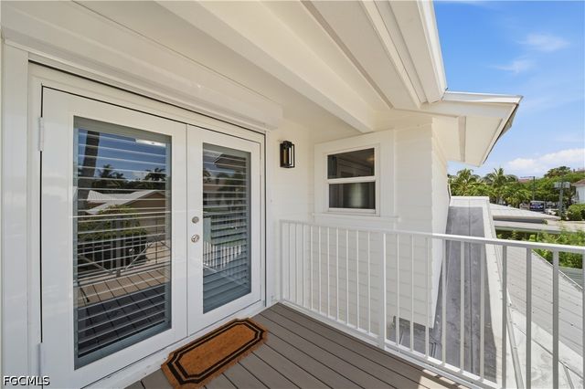 248 4th AVE S D201, Naples, FL 34102