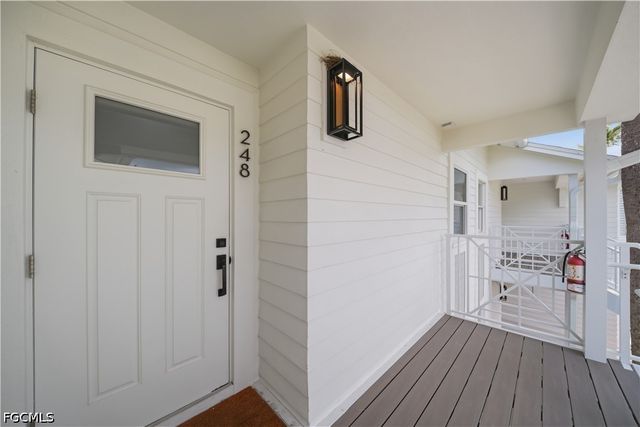 248 4th AVE S D201, Naples, FL 34102
