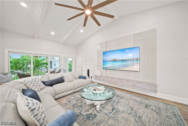 248 4th AVE S D201, Naples, FL 34102