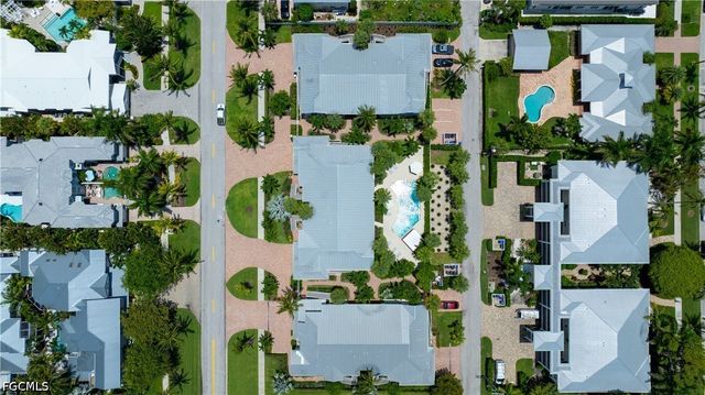 248 4th AVE S D201, Naples, FL 34102