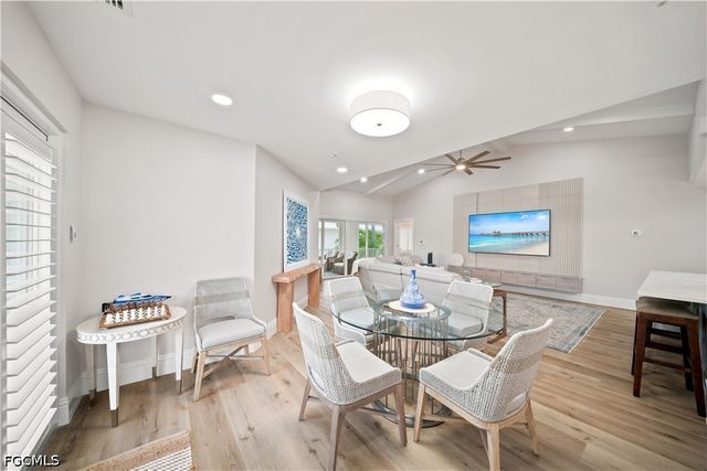 248 4th AVE S D201, Naples, FL 34102