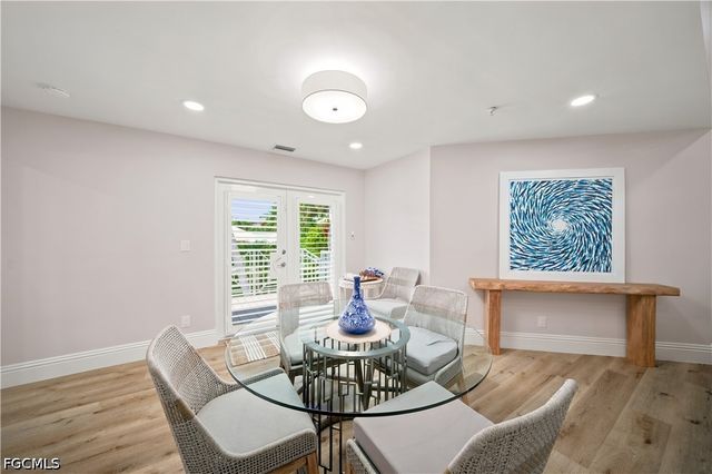 248 4th AVE S D201, Naples, FL 34102
